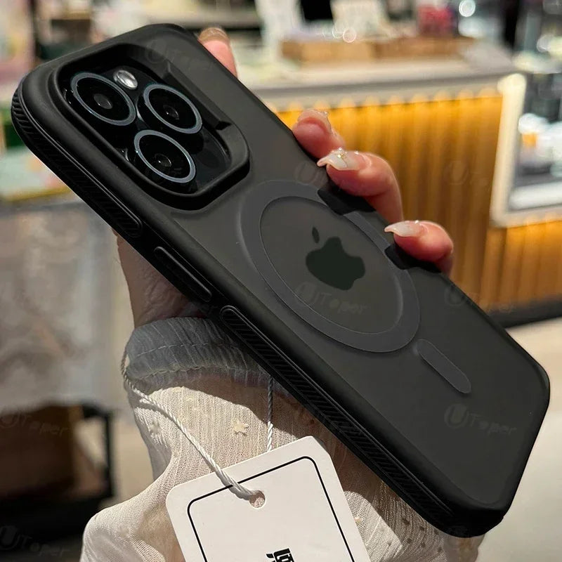Capa Bicolor Fosca Magnética – Translúcida, resistente a impactos e compatível com iPhone 11 ao 17 Pro Max.