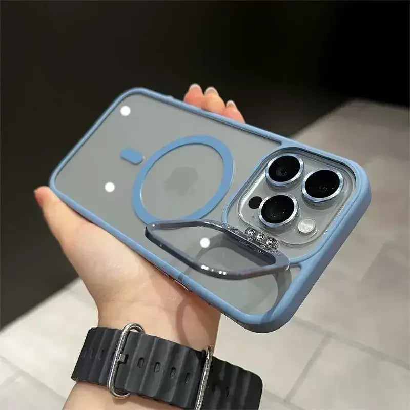 Capa Magnética Luxo – MagSafe, suporte integrado e proteção de lente. Compatível com iPhone 11 ao 17 Pro Max.