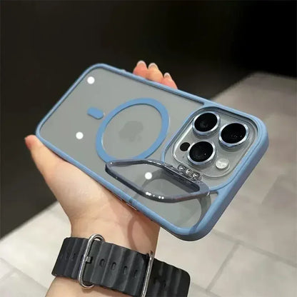 Capa Magnética Luxo – MagSafe, suporte integrado e proteção de lente. Compatível com iPhone 11 ao 17 Pro Max.
