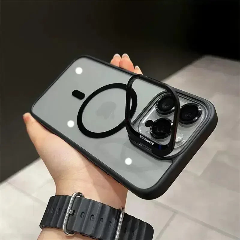 Capa Magnética Luxo – MagSafe, suporte integrado e proteção de lente. Compatível com iPhone 11 ao 17 Pro Max.