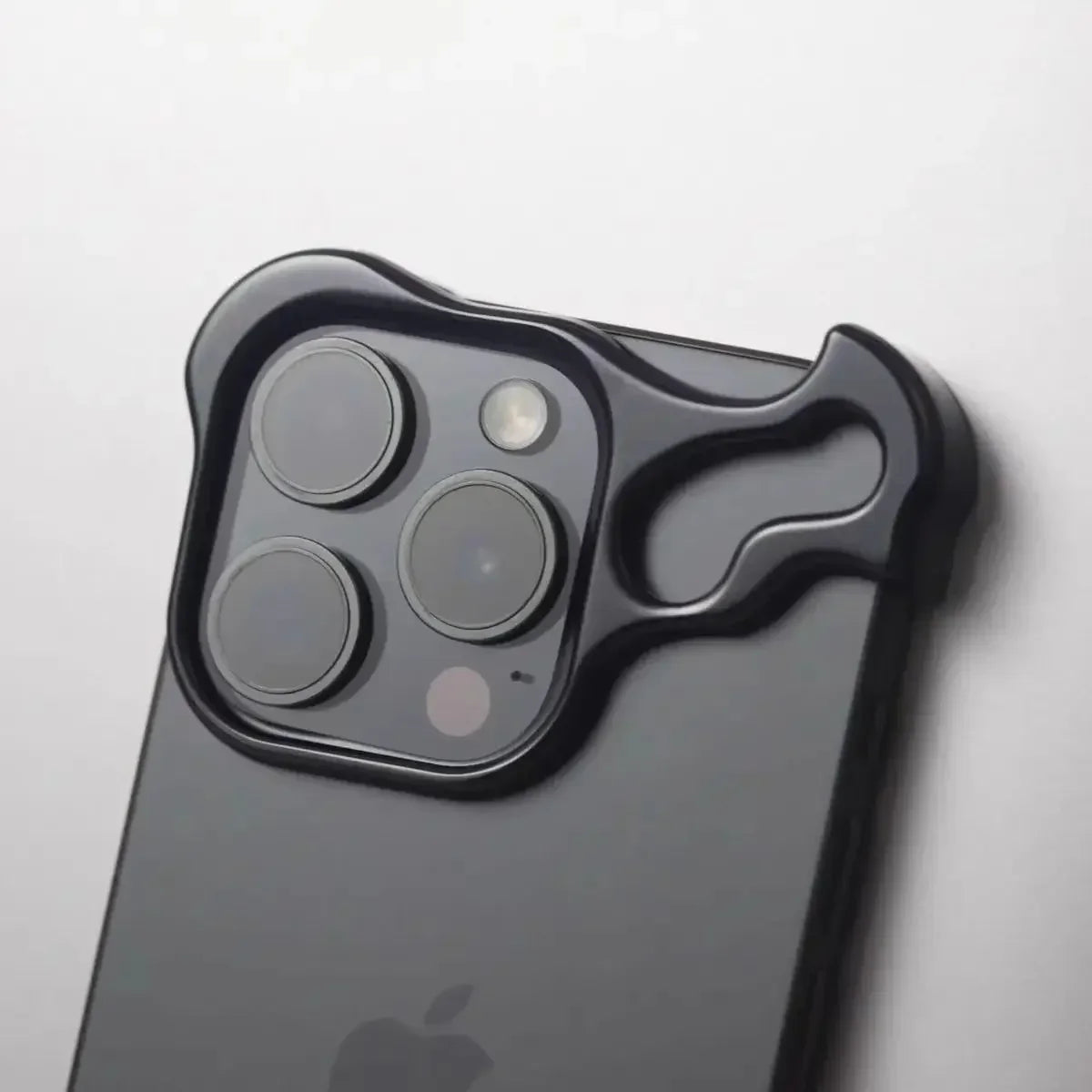 Capa Metal Bumper – Alumínio, proteção de lente e resistente a impactos. Compatível com iPhone 13 ao 17 Pro Max.
