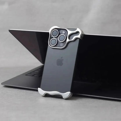 Capa Metal Bumper – Alumínio, proteção de lente e resistente a impactos. Compatível com iPhone 13 ao 17 Pro Max.