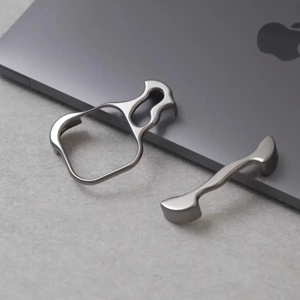Capa Metal Bumper – Alumínio, proteção de lente e resistente a impactos. Compatível com iPhone 13 ao 17 Pro Max.