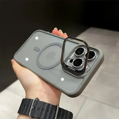 Capa Magnética Luxo – MagSafe, suporte integrado e proteção de lente. Compatível com iPhone 11 ao 17 Pro Max.