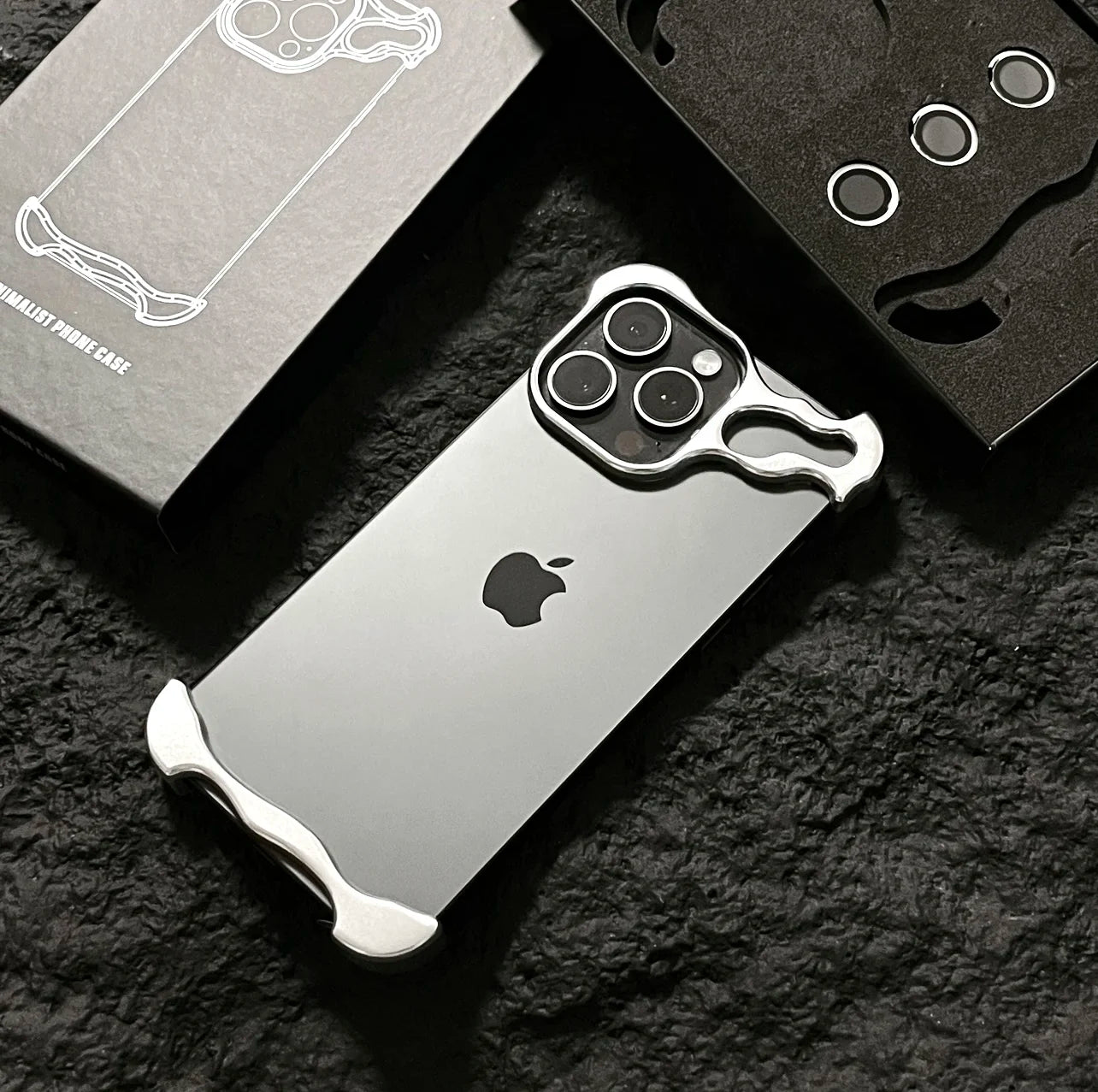 Capa Metal Bumper – Alumínio, proteção de lente e resistente a impactos. Compatível com iPhone 13 ao 17 Pro Max.