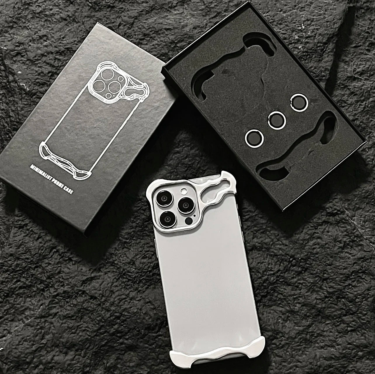 Capa Metal Bumper – Alumínio, proteção de lente e resistente a impactos. Compatível com iPhone 13 ao 17 Pro Max.