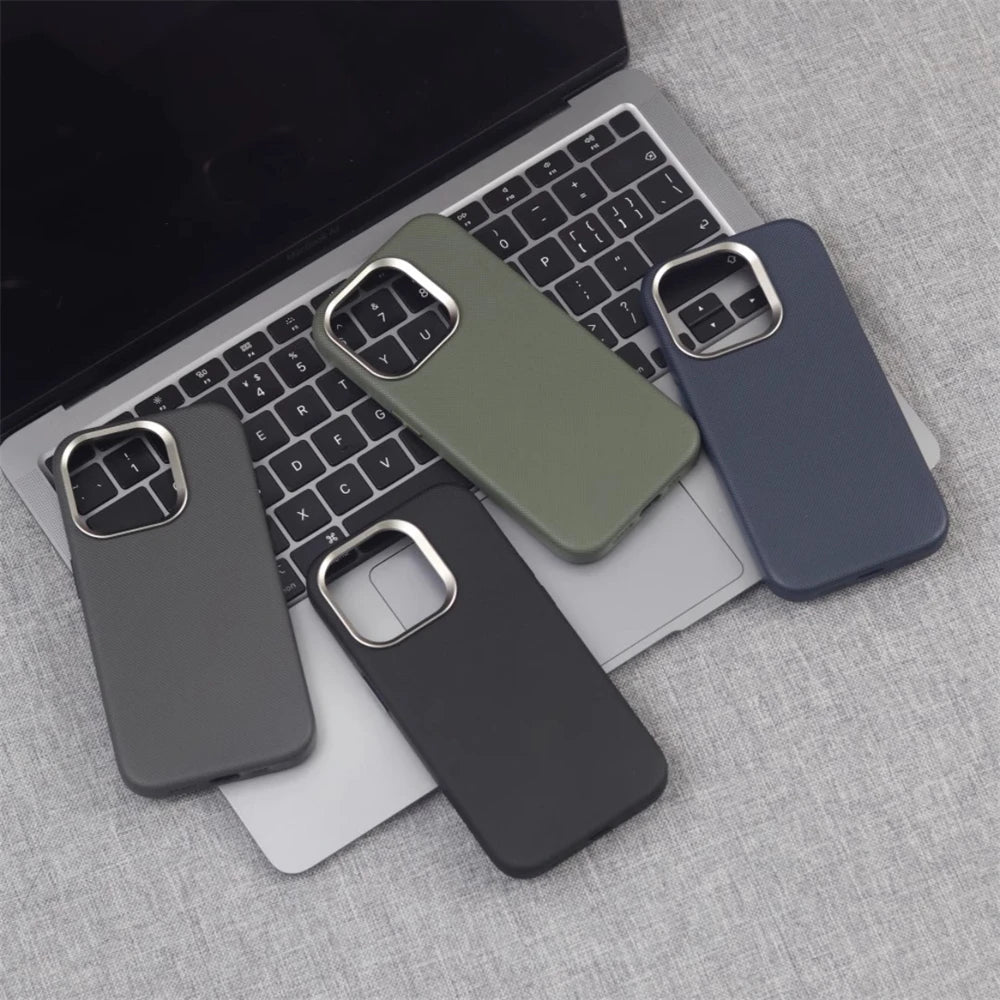 Capa Couro MagSafe – Moldura de liga metálica, couro PU e carregamento sem fio. Compatível com iPhone 13 ao 17 Pro Max.
