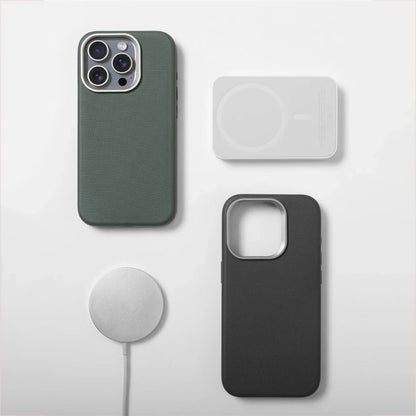 Capa Couro MagSafe – Moldura de liga metálica, couro PU e carregamento sem fio. Compatível com iPhone 13 ao 17 Pro Max.