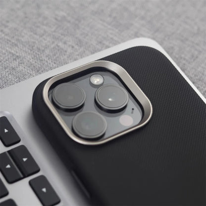 Capa Couro MagSafe – Moldura de liga metálica, couro PU e carregamento sem fio. Compatível com iPhone 13 ao 17 Pro Max.